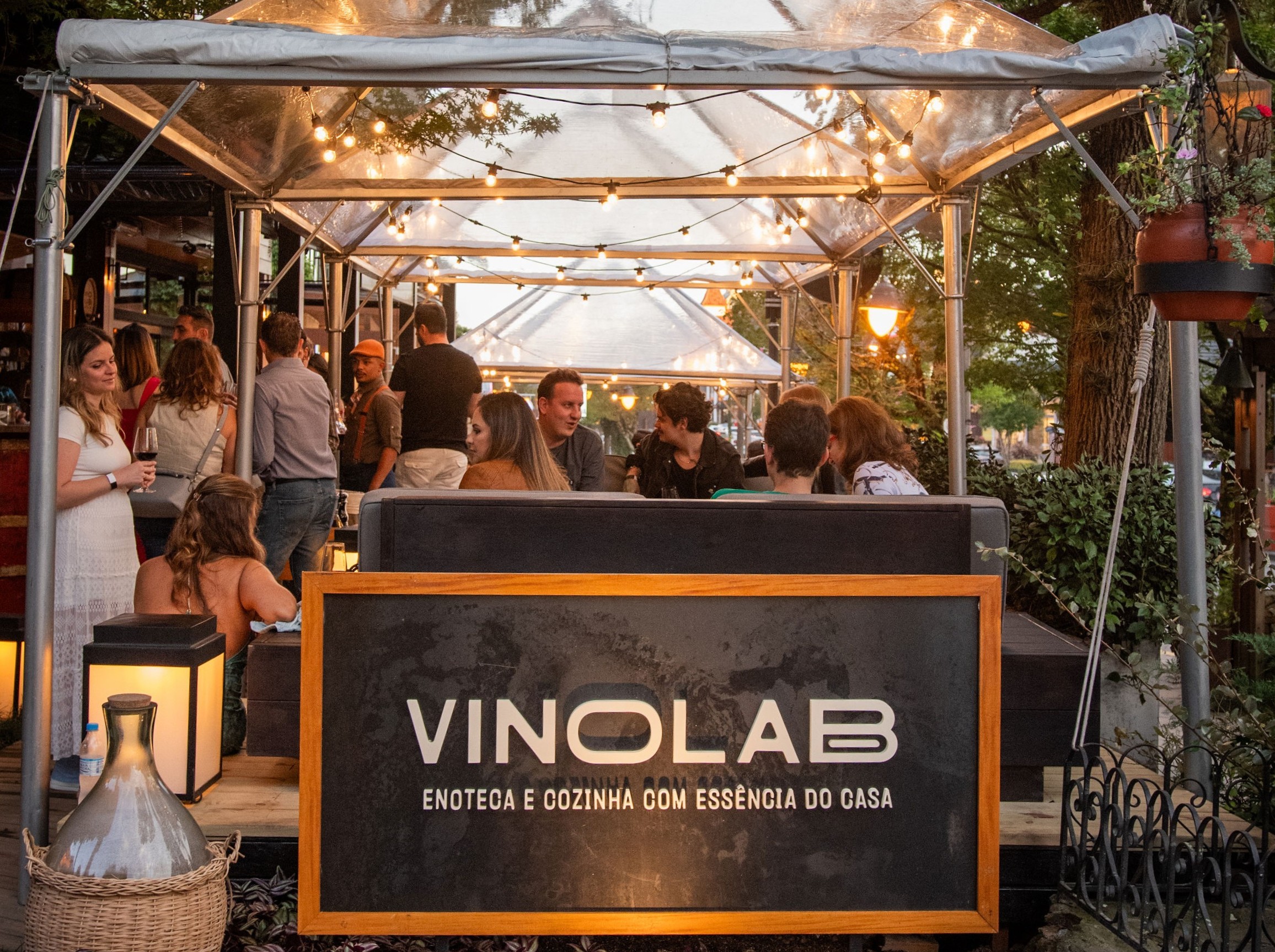 VinoLab realiza primeira festa de Réveillon, intimista com vinhos exclusivos e jazz ao vivo