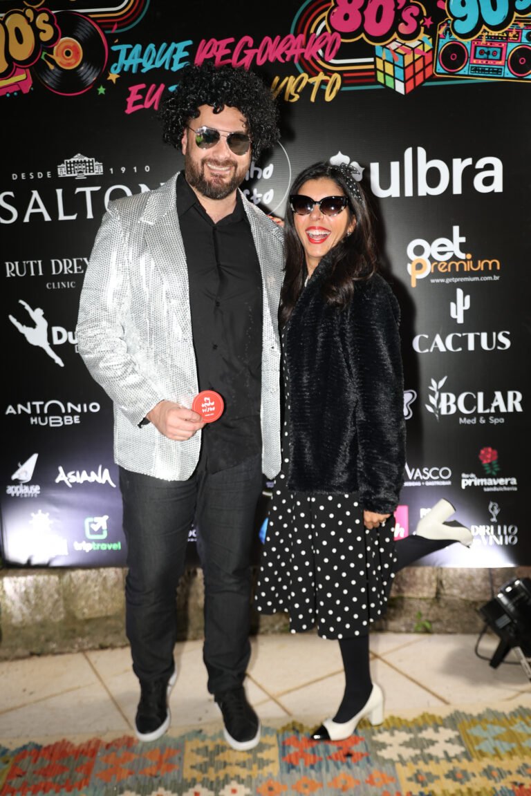 Jonas Esteves e Juliana Bueno